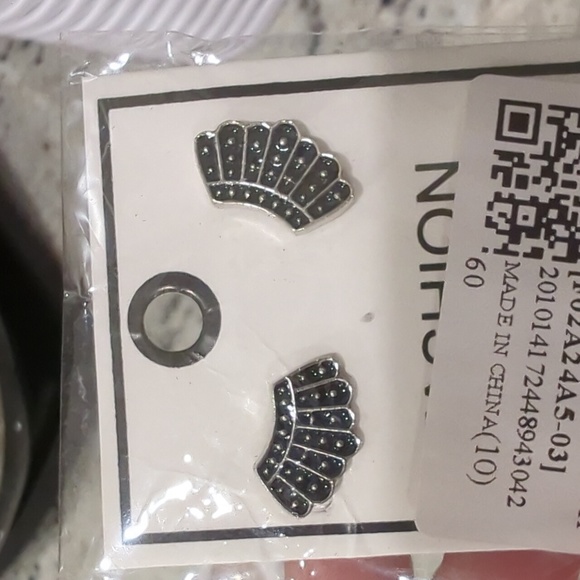 RBG inspired earrings - Picture 2 of 4